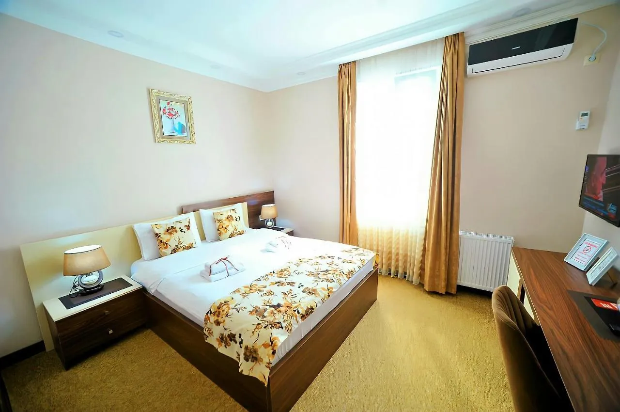 Hotel Park Batumi 3*,